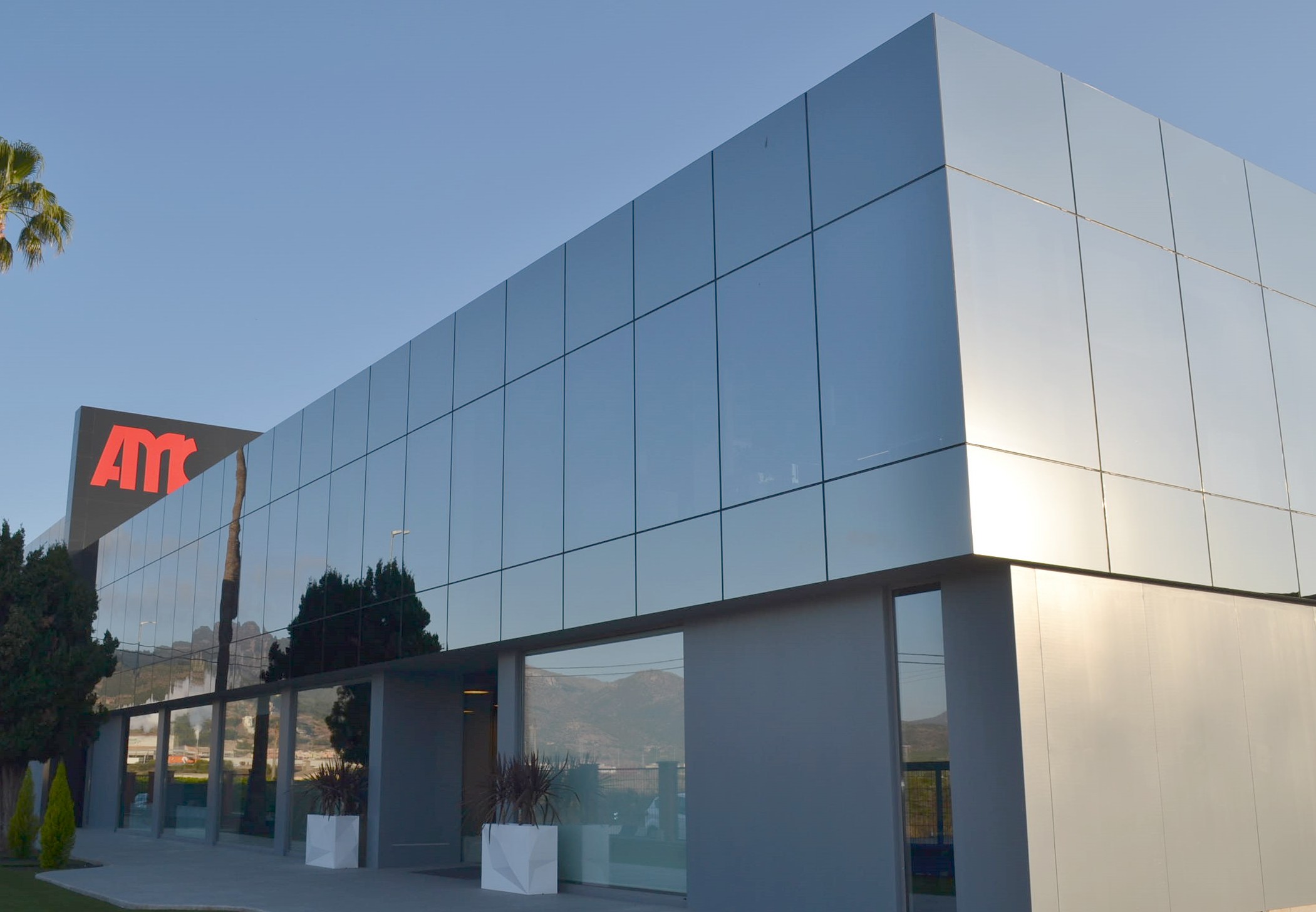 Más de 60 años siendo referentes mundiales en calidad dentro del sector de automoción.